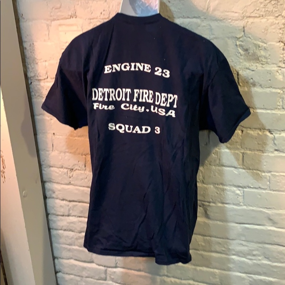 Detroit fire TShirt - Picture 3 of 5